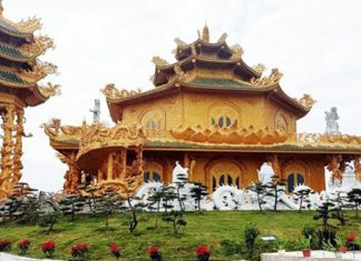 Chùa Phúc Lâm: Ngôi chùa dát vàng khiến bao du khách phải điêu đứng Chùa Phúc Lâm: Ngôi chùa dát vàng khiến bao du khách phải điêu đứng