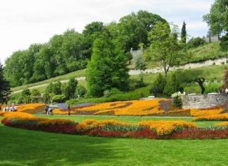 Chiêm ngưỡng vẻ đẹp của đảo hoa Mainau ở miền Nam nước Đức Chiêm ngưỡng vẻ đẹp của đảo hoa Mainau ở miền Nam nước Đức